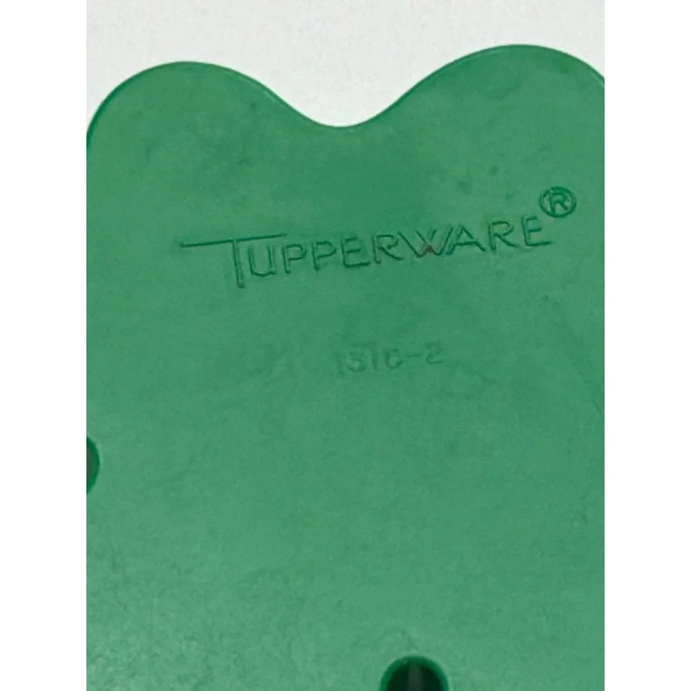 Tupperware vintage shamrock